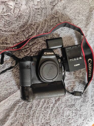canon eos 550d: Canon eos 6d body satıram.Yeni kamera aldiqim .Rengleri super verir