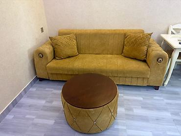 Divan satılır pufiklə birlikdə 190₼. açılır bazası var.Ünvan