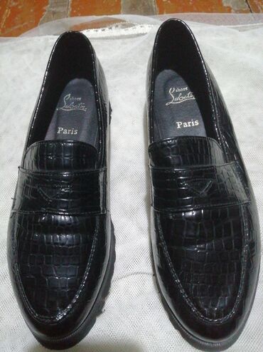 женские туфли с перфорацией: Qara klassik loafer ayaqqabı - Model: Penny loafer üslubu - Üst