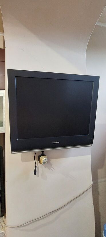 Qaşıqlar: Toshiba televizoru satilir, 50 man, elaqe nomresi 050 314 46 99
