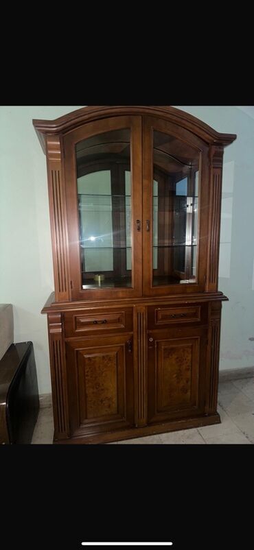 Açılan, 4 qapılı Düz dolab, Servant