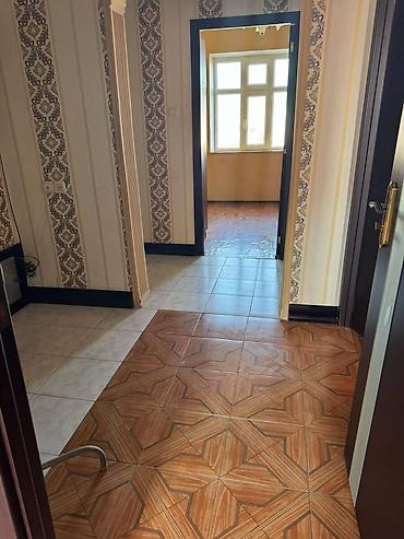 9 mikrorayon: Bakı, 9-cu mikrorayon, 3 otaqlı, Köhnə tikili, 85 kv. m — 8