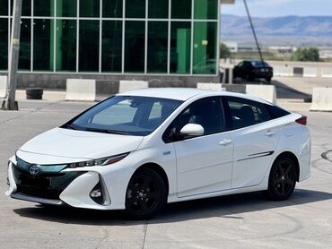 приус v: Toyota Prius: 2018 г., 1.8 л, Вариатор, Гибрид, Хэтчбэк