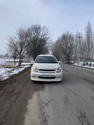 Toyota: Toyota ist: 2003 г., 1.5 л, Автомат, Бензин, Хэтчбэк