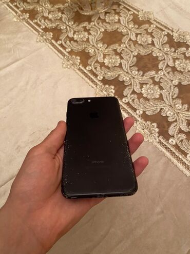 Çaydanlar: IPhone 7 Plus, Qara