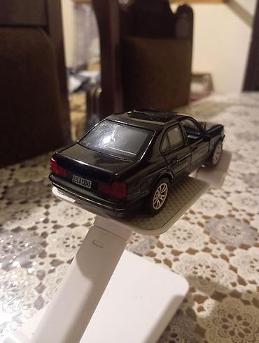 39 bmw: Miqyaslı die-cast model avtomobil – BMW sedan (klassik 5 Seriyası — 2