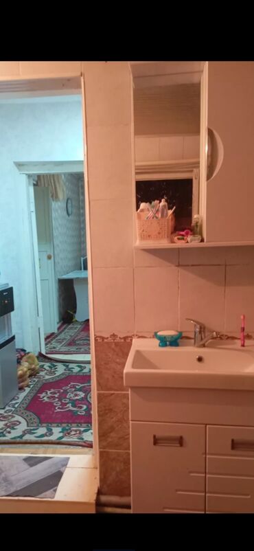 Долгосрочная аренда домов: 65 м², 4 комнаты, Парковка, Забор, огорожен
