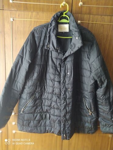 Личные вещи: Продается куртка Деми черная 60 р-р.отличное состояние.1500с