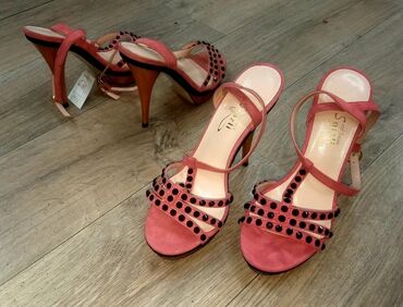 Другая женская обувь: ПРОДАЮ!!! Женскую обувь оптом.Общее количество где-то 100+- пар новых — 8