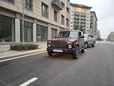 masin rengleri: VAZ (LADA) 4x4 Niva: 1.7 l | 2012 il 170000 km Universal