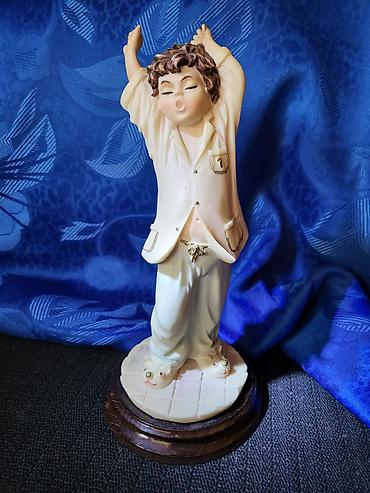 postamenti za skulpture: Italijanska figura,Decak zeva",Claudio Vivian iz 70ih godina — 6