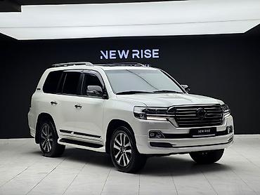 Toyota Land Cruiser: 2018 г., 4.6 л, Автомат, Бензин, Внедорожник