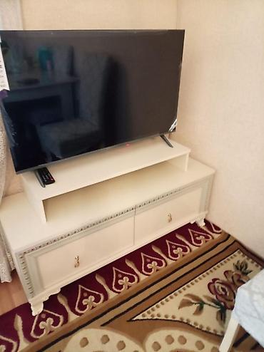 plastik stol stullar: Klassik üslubda qonaq otağı mebel dəsti Tərkibi: - Geniş bufet/komod — 3