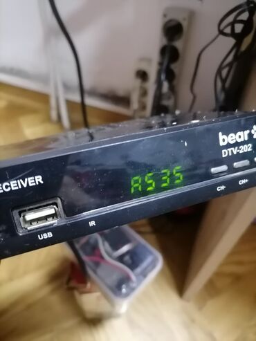 Ostali kuhinjski aparati: Aparat ili SetBox, za TV programe BEAR bez kablovske televizije Ima