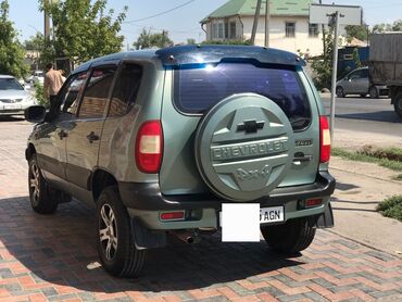 авто шевролет: Chevrolet Niva: 2007 г., 1.7 л, Механика, Газ, Внедорожник