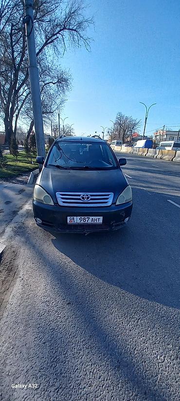 avens: Toyota Avensis Verso: 2002 г., 2 л, Механика, Универсал — 4