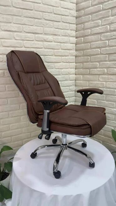 Ofis və oyun kresloları: Yeni, Təkərli, Qolları tənzimlənir, Dəri — 14