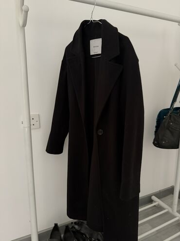 loreta palto: Palto, Bershka, S, rəng - Qara