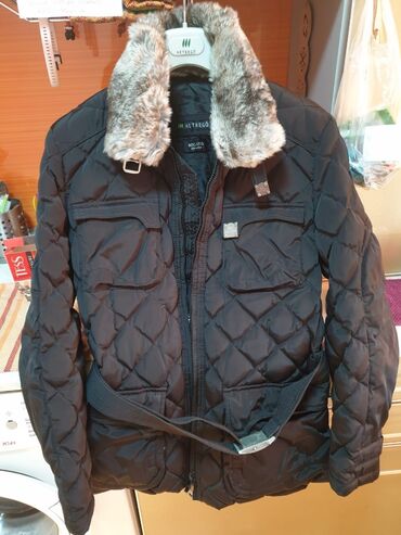 Продаётся мужская Итальянская куртка HETREGO, 48 размер, состояние