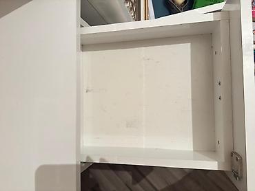 kepenek: Ağ rəngdə iş/oxu masası və divar rəfi dəsti - Material: laminat/MDF — 6