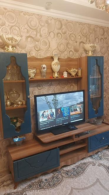 podstavka: Qonaq otağı üçün divar və TV dəsti - Material: laminat/taxta — 1