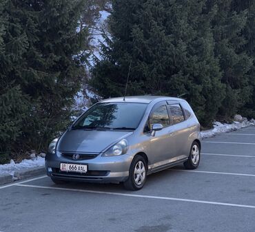 кузов тандем: Honda Fit: 2003 г., 1.3 л, Вариатор, Бензин, Хэтчбэк