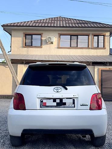 Транспорт: Toyota Ist: 2002 г., 1.3 л, Автомат, Бензин, Хэтчбэк — 2