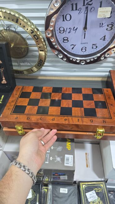 Futlyarlar, çexollar: Sahmatlar.muxtelif.
 yenidir.qiymetler ferqlıdir — 17