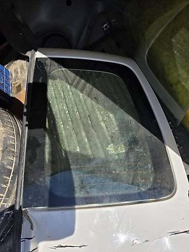 spica ruma: ZADNJE DESNO STAKLO ZA VOLKSWAGEN CADDY OD 2004. DO 2010. GOD. | — 1