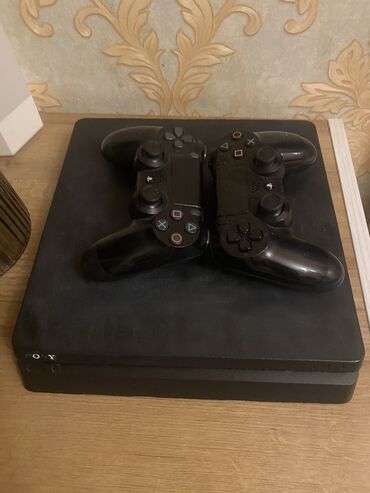 playstation 4 qiymət: Ps 4 slim 1tb Konsolun xarici görünüşünə görə qiyməti bazardakı