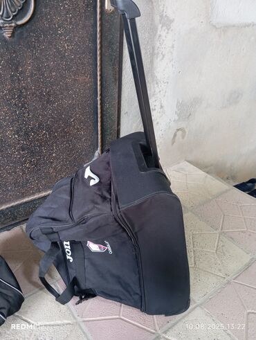 İdman çantaları: Idman üçün təkərli sumkalar satılır 3 ədəddir yekə sumkadir əla — 6