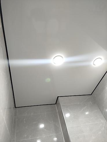 Трековые светильники и споты: Все элементы работают вместе: свет, линии потолка и ниши. За счёт — 10