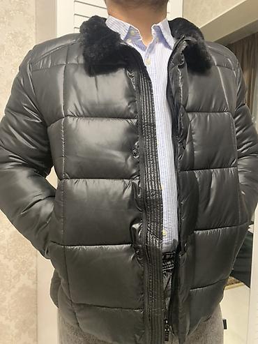 Куртки: Мужские зимние куртки 1) Темно‑синяя парка: - Теплый прямой силуэт до — 4