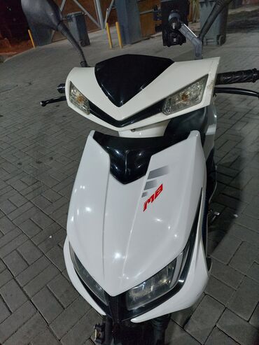 скутера макси: Скутер түрү M8, 125 куб. см, Бензин, Колдонулган