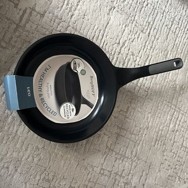 uakeen сковорода: Сковородка BergHOFF. Размер 24 дюйма. Состояние новое