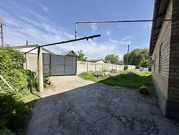 Продажа коттеджей и домов: Продаётся дом в районе улиц Боталиева/Тулебердиева, участок 9-соток по — 4