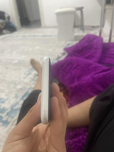 iphone 8xr: IPhone XR, белый корпус - Экран 6.1" Liquid Retina (IPS), True Tone — 2