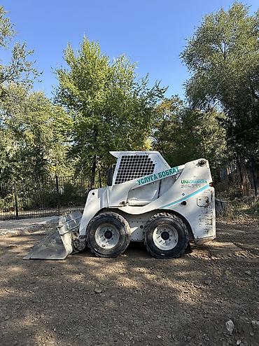 Услуги мини-погрузчика (бобкэт) UniCarrier SSL.711 - Компактный