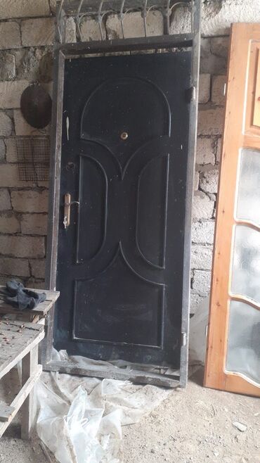 işlənmiş dəmir qapilar: Demir qapi 230/90sm
160azn qiymet sondur
Bine savxoz 5040 leli