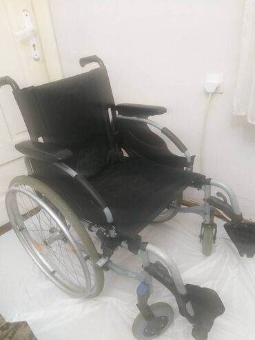 Invalidska kolica: Francuska aluminijumska invalidska kolica cuvene marke INVACARE, u — 3