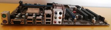 podloga za telefon u autu: Matična ploča MSI 770-C45 Skinuta je sa starog računara. Ispravna je
