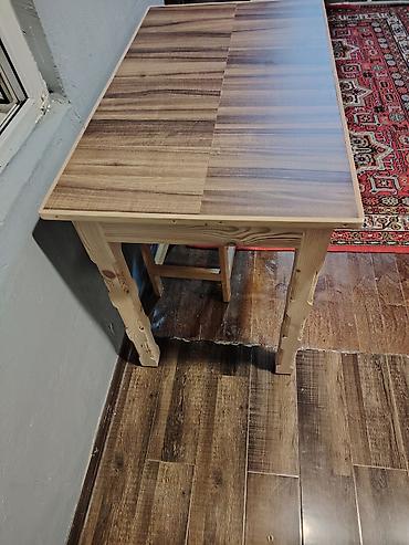 çərçivəli kreslo: - Taxta masa - Material: üst tabla ağac teksturalı laminat — 1