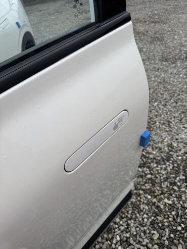 Другой электротранспорт: Электромобиль (кроссовер), белый цвет кузова. Основные особенности: - — 4