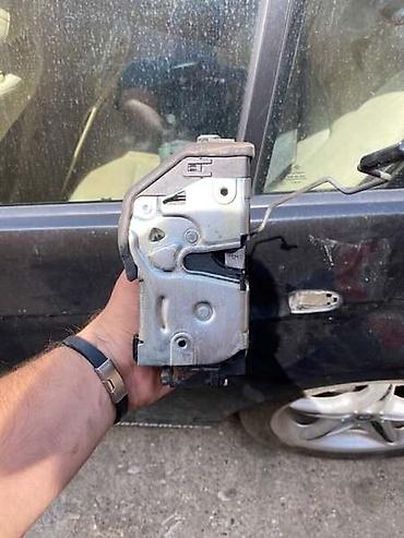 passat b6 stranac: BRAVA ZA VOZACEVA VRATA E90/91 ZA BMW 316, 315, 323 . OD 2005. DO — 4