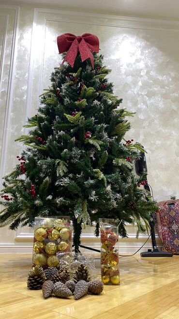 Yeni il ağacları: Tam bəzədilmiş süni Yeni il şam ağacı seti - Realistik sıx budaqlar — 4