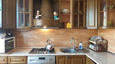 Yataq otağı dəstləri: 2 təknəfərlik çarpayı, Dolab, 2 tumba, Komod, Türkiyə, İşlənmiş — 9