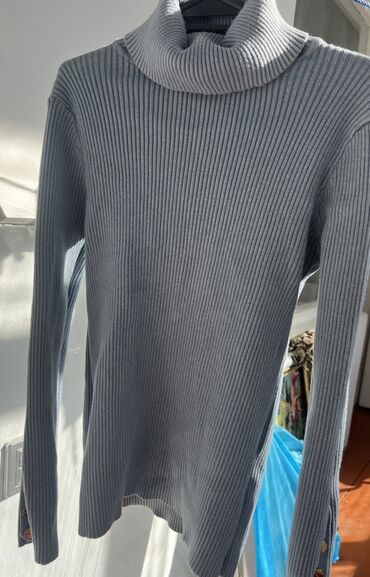 женские трикотажные туники: 1) Boğazlı sviter:5 azn - Rəng: boz - Material: elastik, incə