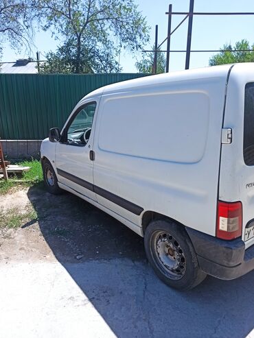 срочно продать машину: Peugeot Partner: 2010 г., 1.4 л, Механика, Бензин, Van