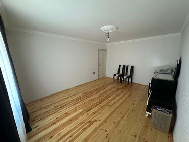 Həyət evləri və villaların satışı: 6 otaqlı, 70 kv. m, Kredit yoxdur, Yeni təmirli -da lalafo.az — 4 Həyət evləri və villaların satışı: 6 otaqlı, 70 kv. m, Kredit yoxdur, Yeni təmirli — 4