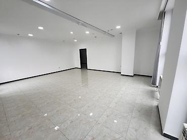Коммерциялык мүлк: Кеңселерди ижаралоо, 100 м², Бизнес борборунда, Тоолор көрүнүп турат, 1-катар, Өзүнчө ашканасы менен — 6